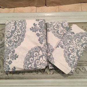 Pottery Barn Lucianna Queen Duvet 2 Euro Shams